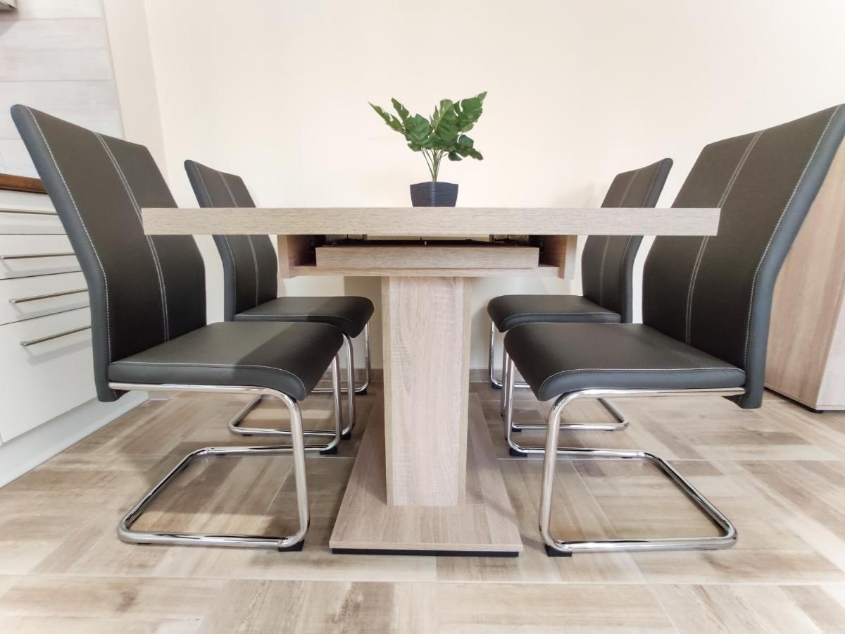 Trika Apartment *